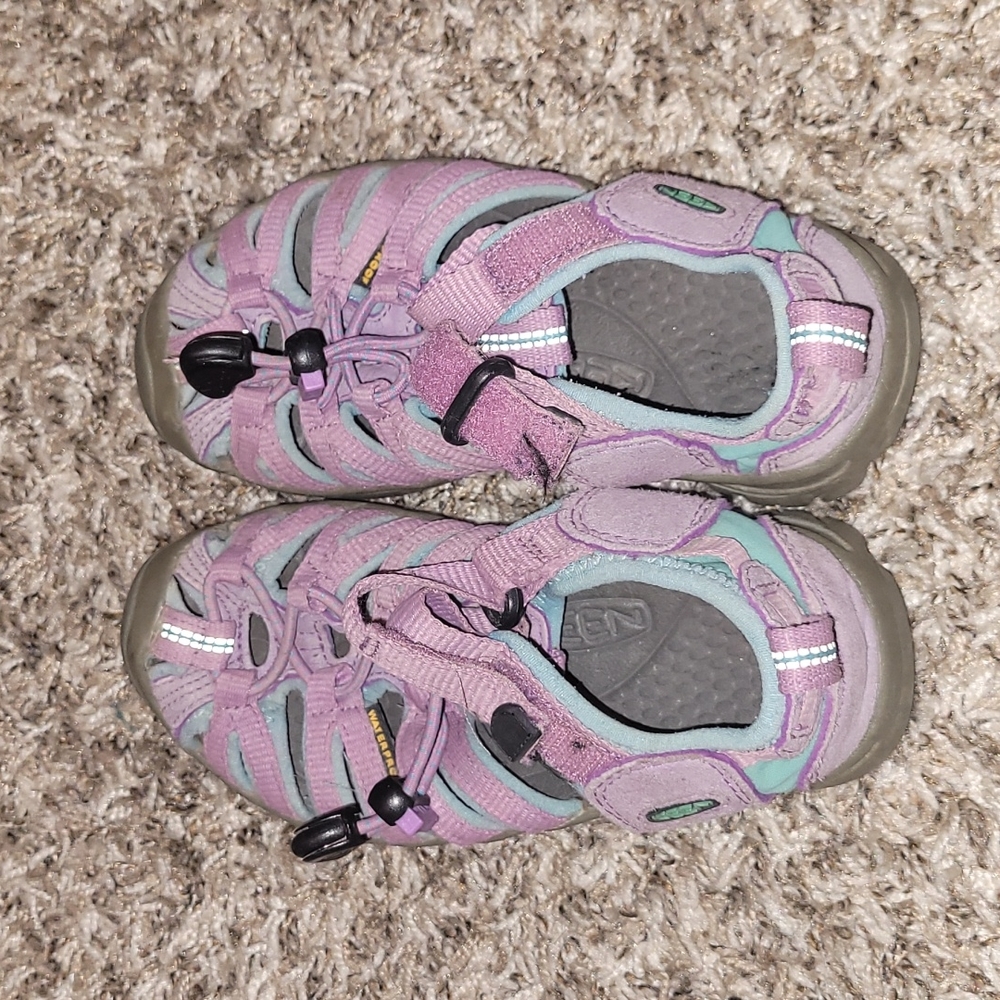 Keen Little girls size 11 shoes